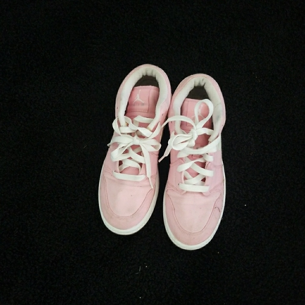 Pink Nike Jordans size 6y